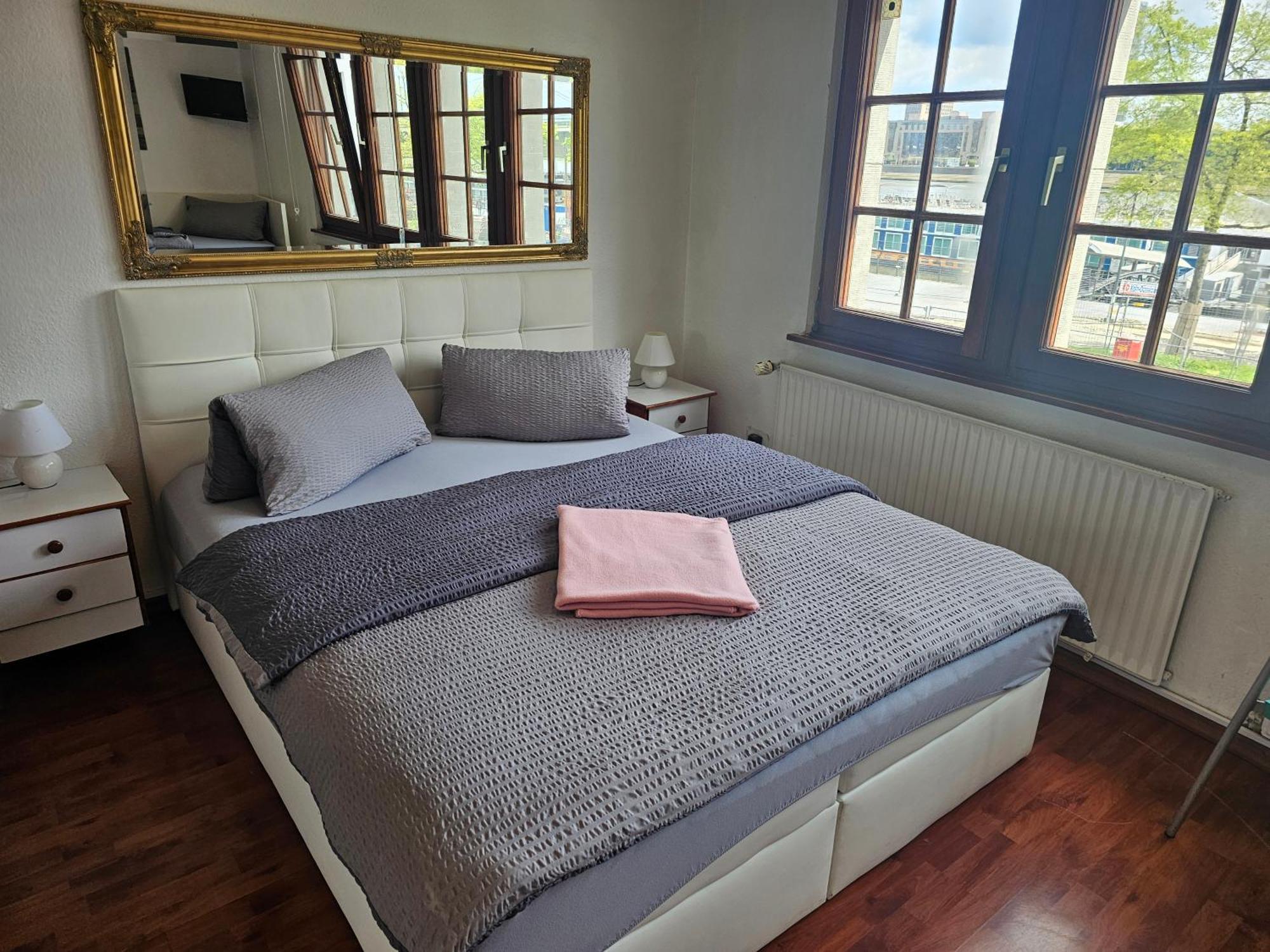 Haus Enteresan Aparthotel Köln
